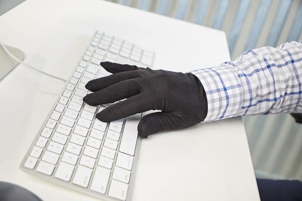 Best Typing Gloves for Cold Hands While Writing on Keyboards The